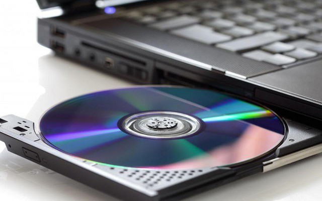 Đây là sự thật phũ phàng về việc tại sao hầu hết laptop bây giờ không còn ổ đĩa CD?