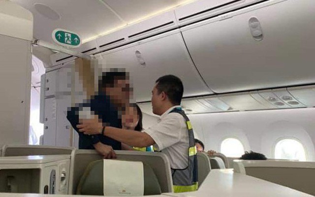 Đại gia bất động sản nghi sàm sỡ khách nữ còn "sờ" vào cả tiếp viên trưởng Vietnam Airlines