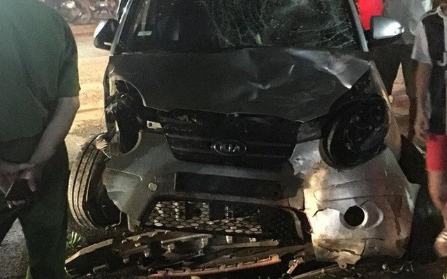Ô tô "điên" tông liên hoàn nhiều xe máy ở Bắc Giang, 7 người bị thương