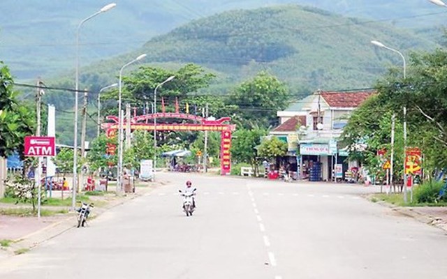 Huyện nghèo miền núi xây cổng chào gần 2 tỷ: 'Nghèo nhưng phải tiết kiệm kinh phí để làm'