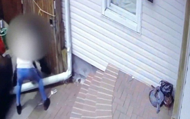 Nữ sinh dũng cảm chiến đấu với kẻ bắt cóc theo chân từ trường về nhà