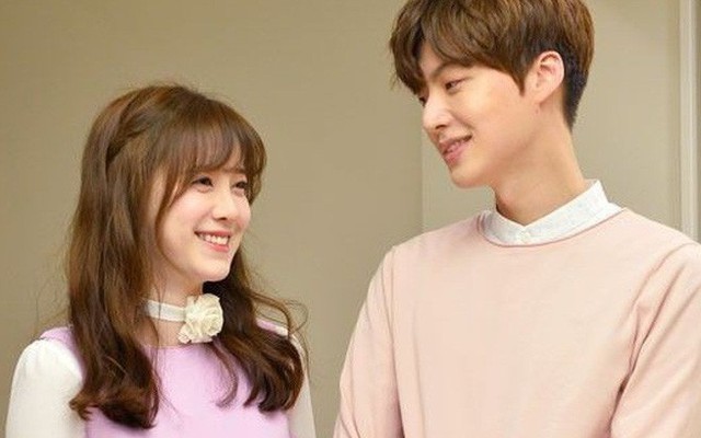 Ahn Jae Hyun và công ty quản lý bị dư luận Hàn chỉ trích là "rác rưởi" sau hành động "cạn tàu ráo máng" với Goo Hye Sun