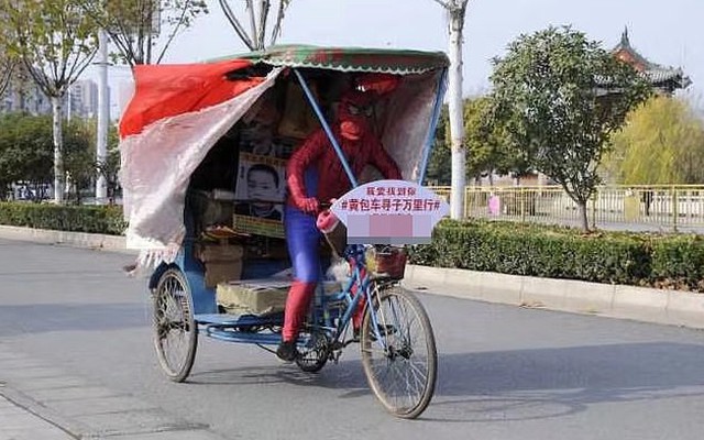 Người đàn ông mặc đồ người Nhện đi qua 94 thành phố, lý do đằng sau khiến mọi người cay mắt