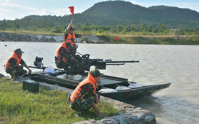 Nghiệm thu nghiên cứu kết nối xuồng lắp đặt súng phòng không 14,5mm