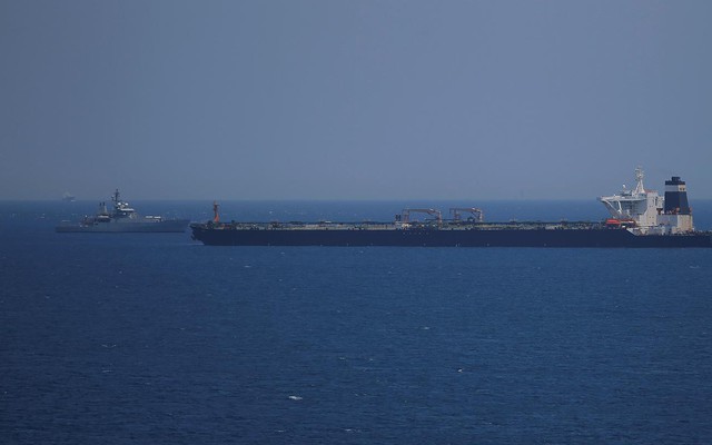 Iran vừa tuyên bố bắt thêm tàu dầu nước ngoài ở eo Hormuz - Máy bay chiến đấu Iran rơi - Cực kỳ căng thẳng