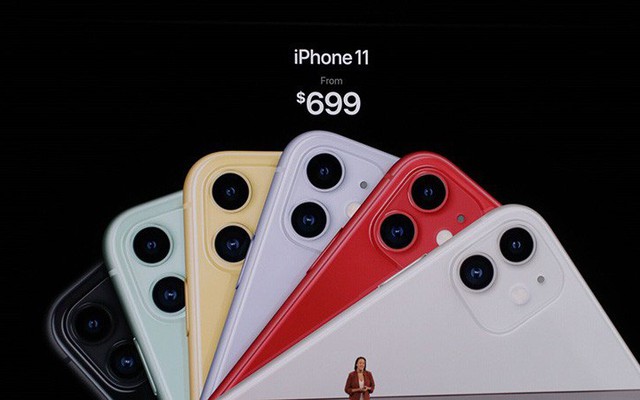 Giá iPhone 11 chính hãng "dễ thở", hàng xách tay nhiễu loạn