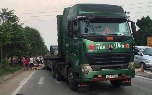 Container dùng thực nghiệm hiện trường vụ Innova lùi trên cao tốc vừa tông 3 người thương vong