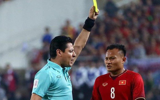 Nóng: Trọng tài cực 'gắt', từng rút mưa thẻ tại chung kết lượt về AFF Cup 2018, cầm còi trận Việt Nam - Jordan