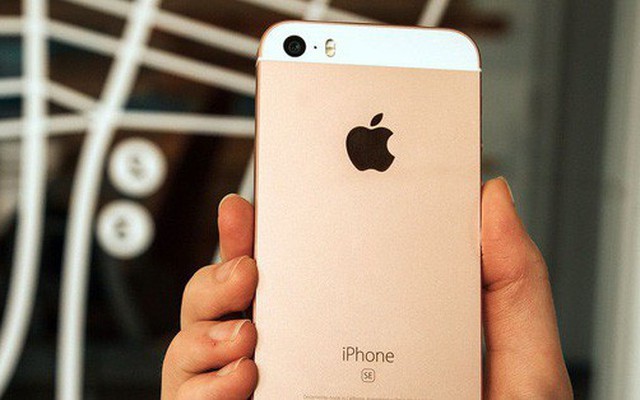 Apple xả kho iPhone SE với giá hấp dẫn: Giảm 100 USD cho bản 32GB và 150 USD cho bản 128GB