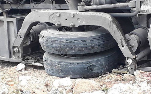 Kết quả giám định xe giường nằm lật tại Nha Trang: Lốp bị nổ sau khi phanh