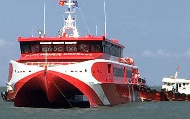 Tàu cao tốc Côn Đảo chở hơn 500 khách gặp sự cố trên biển