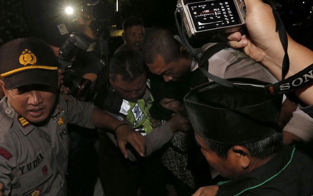 Dân làng Indonesia nhốn nháo, xúc động đón cô gái trong vụ án Kim Jong Nam