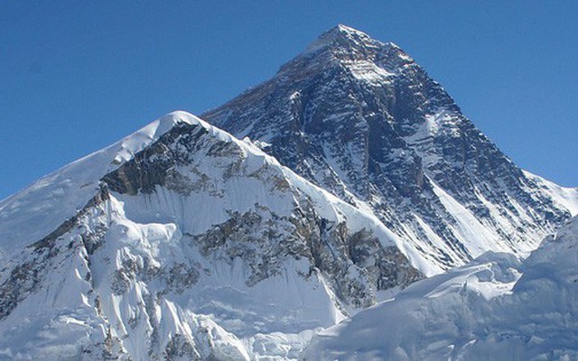 Độ cao thực tế của đỉnh núi cao nhất thế giới Everest: Khi người ta không dám công bố sự thật vì sợ không ai tin