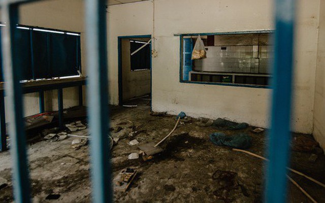 Khung cảnh rợn người bên trong trường học 40 năm tuổi bị bỏ hoang tại Sài Gòn