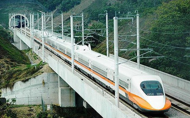 Báo cáo Bộ Chính trị dự án đường sắt tốc độ cao Bắc – Nam