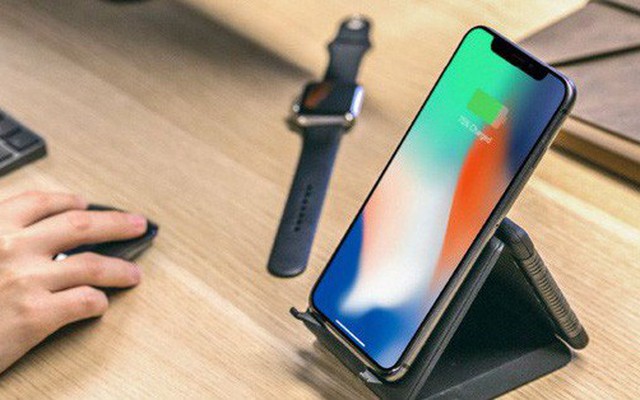 Không AirPower cũng chẳng sao vì đã có đế sạc không dây 'xếp hình': Sạc iPhone, Apple Watch, Airpods cùng lúc, giá chưa tới 1.4 triệu!