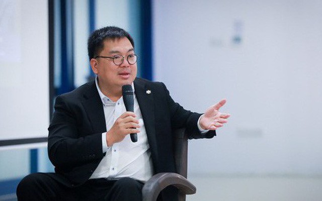 Lời "trách" của Bộ trưởng Nguyễn Mạnh Hùng về "kiếp gia công" và trần tình của ông Hoàng Nam Tiến