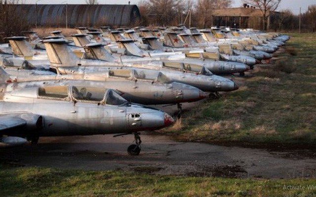 Dàn máy bay quân sự bị lãng quên của không quân Ukraine