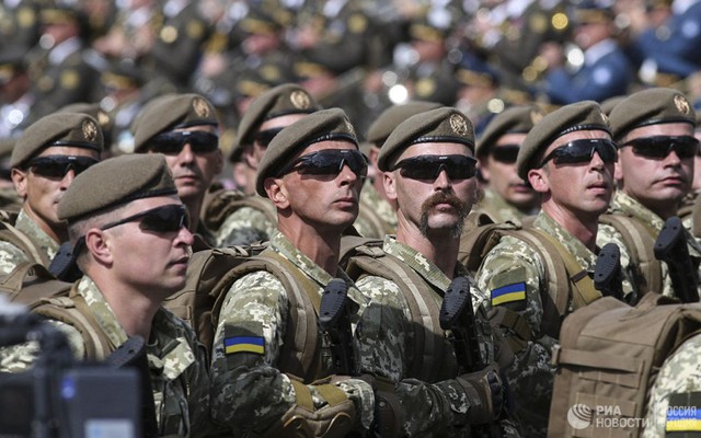 Sợ Nga, Ukraine nghĩ ra cách mới để tuyển quân
