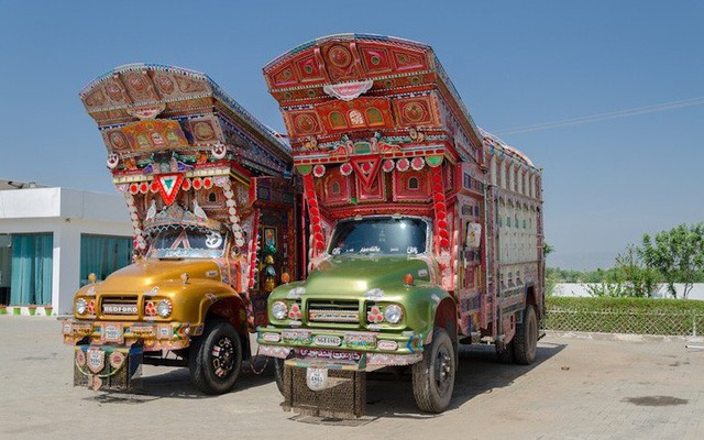 "Bí ẩn" ít người biết về những chiếc xe tải ở đất nước Pakistan