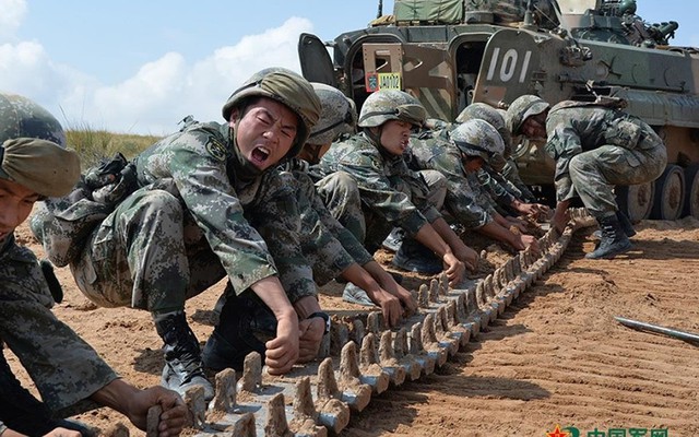 Có gì trong căn cứ huấn luyện lớn nhất Trung Quốc?
