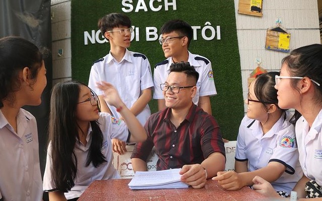 'Bài tập về nhà' không đụng hàng khiến học trò bật khóc