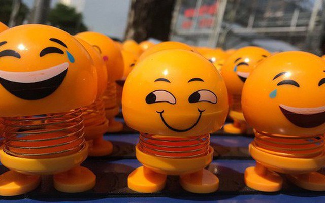 Thú nhún Emoji, có phải là thủ phạm gây tai nạn giao thông?