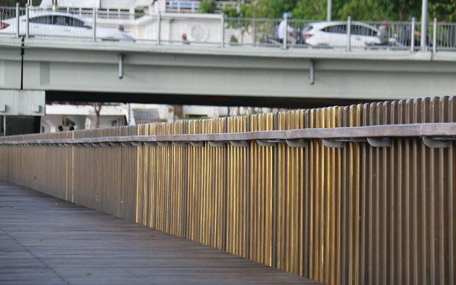 Cầu đi bộ siêu sang ven sông Hương lại vấp 'sự cố'