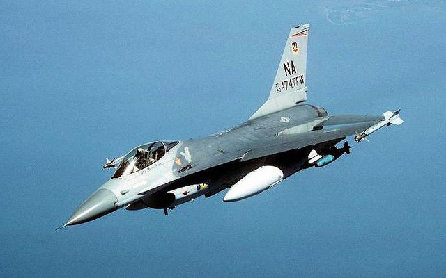 Mỹ: Rao bán tiêm kích F-16 trên mạng