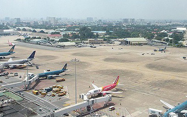 Hai sân bay lớn nhất Việt Nam nguy cơ phải đóng cửa, có tiền không được sửa