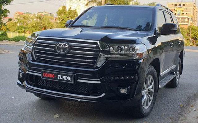 Chủ Toyota Land Cruiser vừa lấy xe đã chi thêm 200 triệu đồng độ bodykit độc nhất Việt Nam