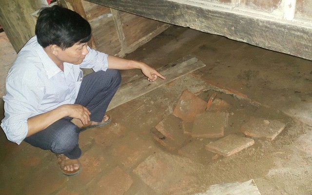 Bảo vệ đào trộm hậu cung đền thờ Đức thánh tìm cổ vật