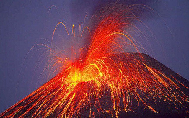 Top 5 vụ phun trào núi lửa kinh hoàng được camera ghi lại