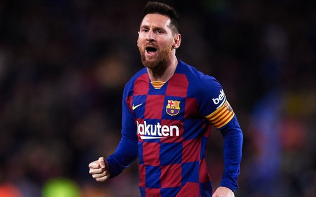 Messi lập cú đúp siêu phẩm sút phạt để cân bằng kỷ lục hat-trick với CR7 và giúp Barcelona giữ vững ngôi đầu La Liga