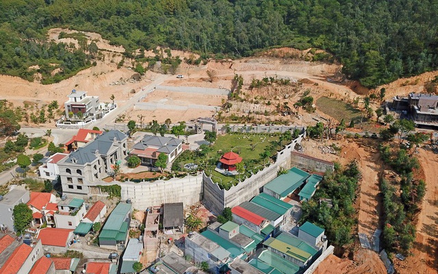 Cận cảnh ngọn đồi bị san phẳng xây biệt thự trái phép ở Quảng Ninh