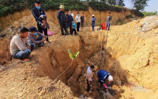 Vụ 11 hố bí mật chôn chất thải hôi thối, huyện Sóc Sơn vào cuộc
