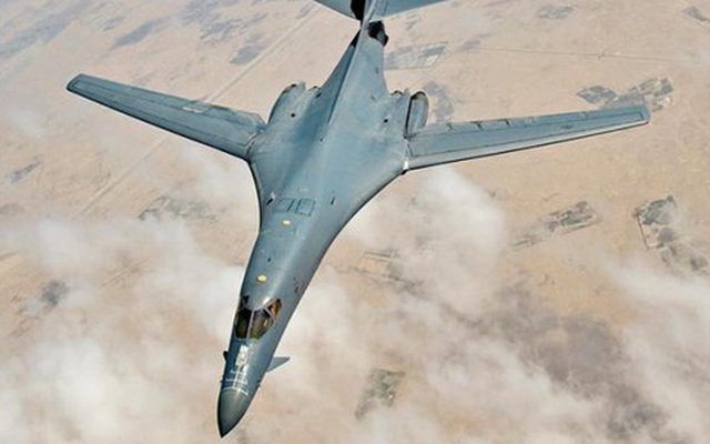 Nga "phát sốt" khi máy bay B-1B trở thành kho vũ khí di động của Mỹ