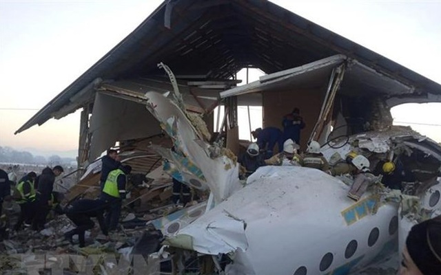 Sau vụ rơi máy bay, hãng hàng không Bek Air bị đình chỉ hoạt động