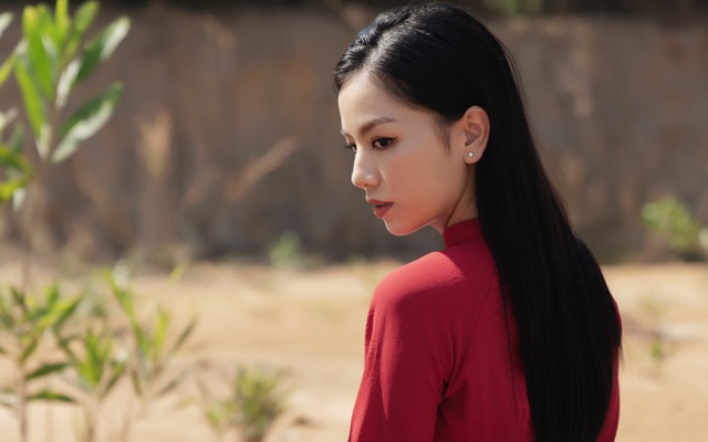 Hot girl "Cả một đời ân oán" Hạ Anh xinh đẹp trong tà áo dài, tiết lộ dự án với tài tử TVB