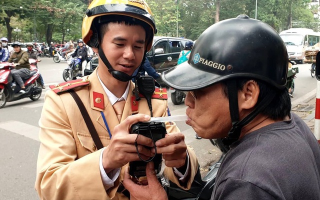 Mức phạt nặng với các lỗi vi phạm giao thông mà người đi xe máy cần rất chú ý dịp Tết 2020