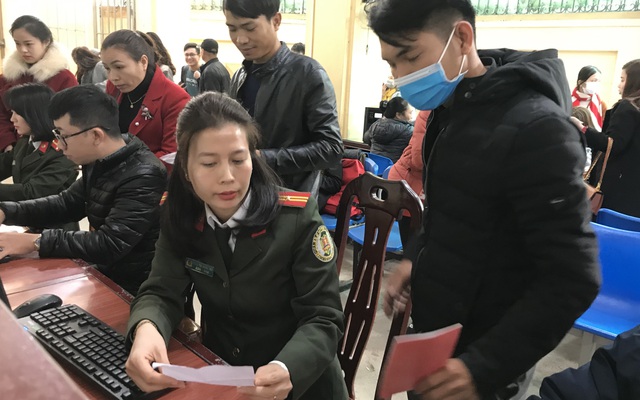 Nghệ An: Đeo khẩu trang đi làm hộ chiếu, tạm hủy kế hoạch sang Trung Quốc lao động vì lo ngại virus corona