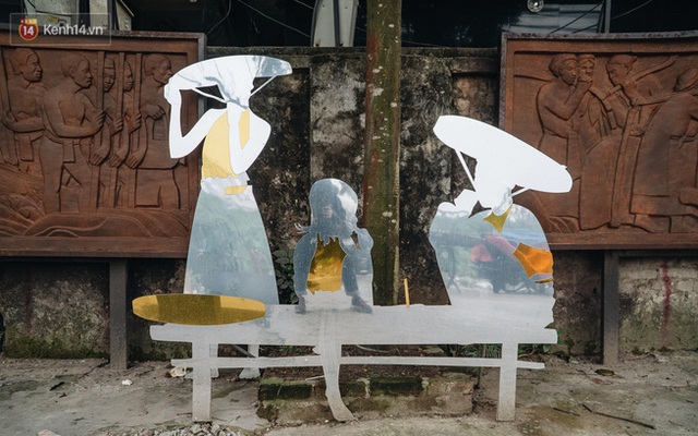Chùm ảnh: Khi bãi tập kết rác ven sông Hồng trở thành 16 tác phẩm nghệ thuật đương đại