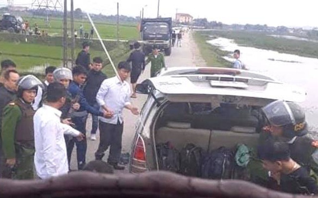 Quá trình vây bắt chiếc xe 7 chỗ chở 45kg ma túy đá đi trên đường làng Hà Tĩnh