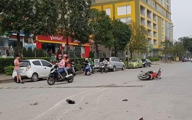 Hà Nội: Truy tìm xe bán tải gây tai nạn khiến 2 cha con bị thương