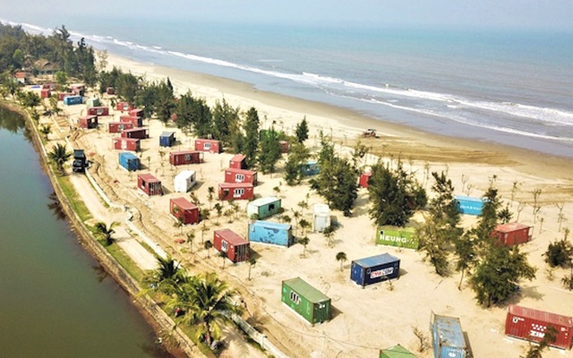 Chủ đầu tư lý giải việc tự ý xây nhà nghỉ container trong rừng phòng hộ ở biển Xuân Thành