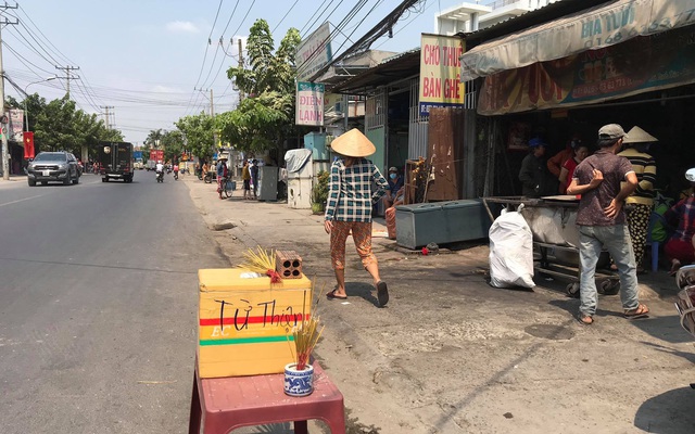 Qua gọi đi làm, người thân tá hoả phát hiện nam công nhân sống độc thân chết trong tư thế treo cổ