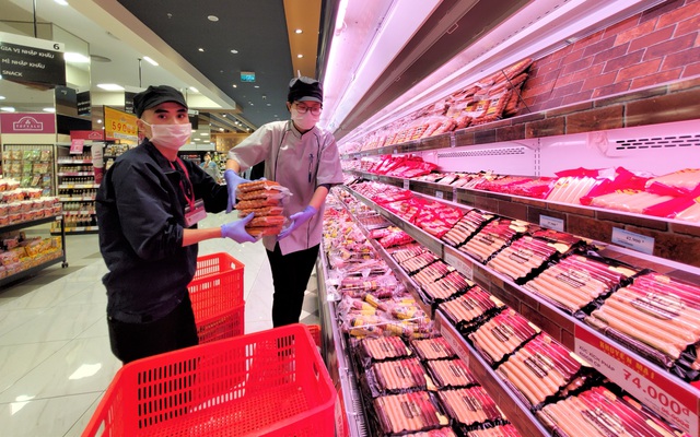 Chỉ trong 1 giờ, nhiều siêu thị ở Hà Nội bổ sung "thần tốc" nhu yếu phẩm cung ứng cho người dân