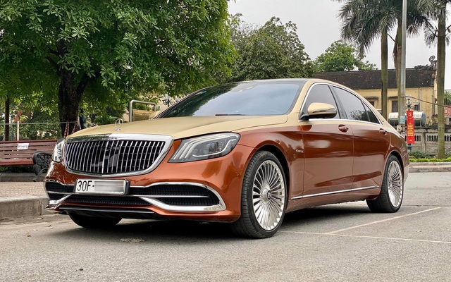 Xuất hiện chiếc Mercedes S400 đời 2016, phối màu "lạ" với giá rẻ hơn bình thường