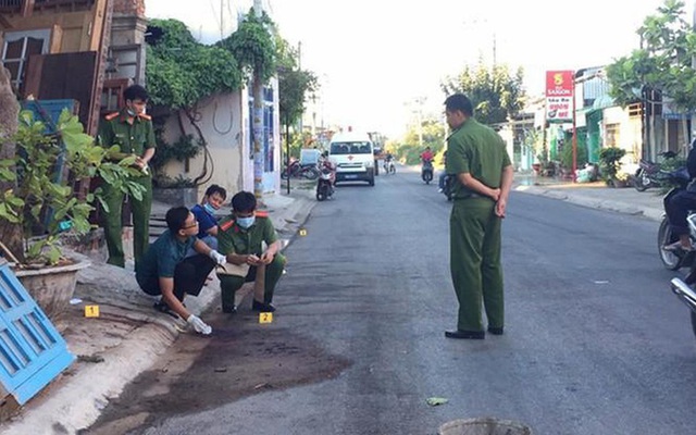 Cãi vã với vợ sau khi cầm cố xe máy mua ma tuý, nam thanh niên chém bố vợ, con riêng của vợ trọng thương