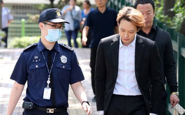 Vừa rục rịch trở lại showbiz, Yoochun tiếp tục hầu tòa vì mãi chưa làm điều này cho nạn nhân bị tấn công tình dục
